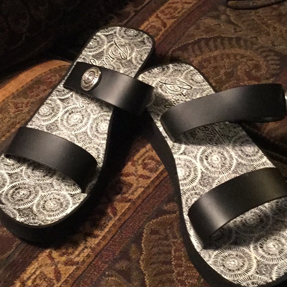 Black Leather Brighton Sandals - Picture 7 of 8